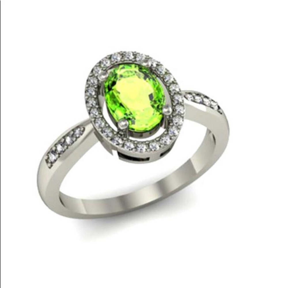 Peridot and diamond set in 18k White Gold Ring